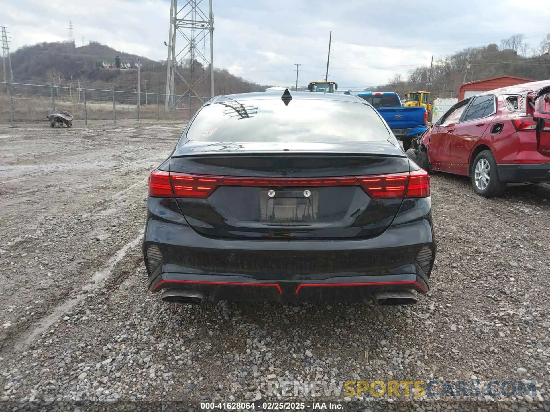 17 Photograph of a damaged car 3KPF44AC4PE607003 KIA FORTE 2023