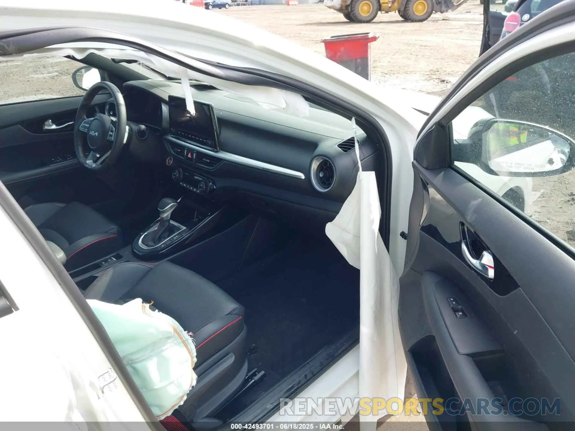 5 Фотография поврежденного автомобиля 3KPF44AC4PE686558 KIA FORTE 2023