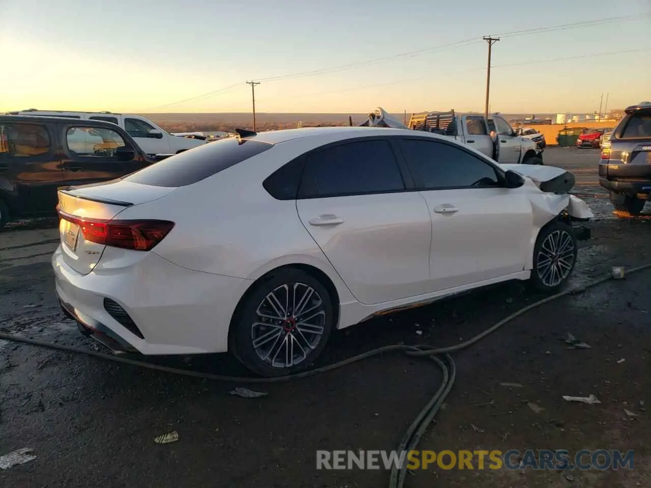 3 Фотография поврежденного автомобиля 3KPF44AC5PE629415 KIA FORTE 2023