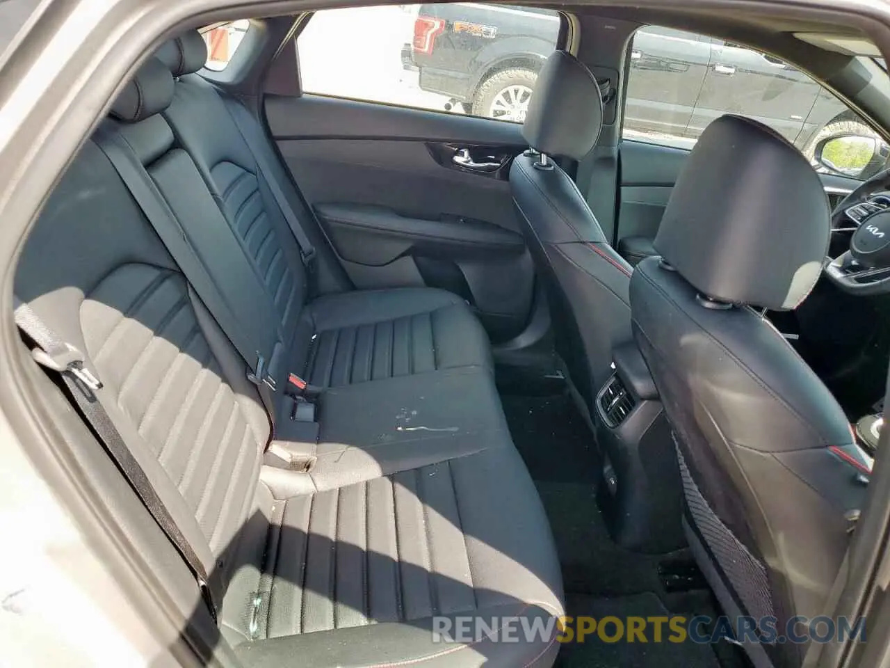 10 Фотография поврежденного автомобиля 3KPF44AC6PE631061 KIA FORTE 2023