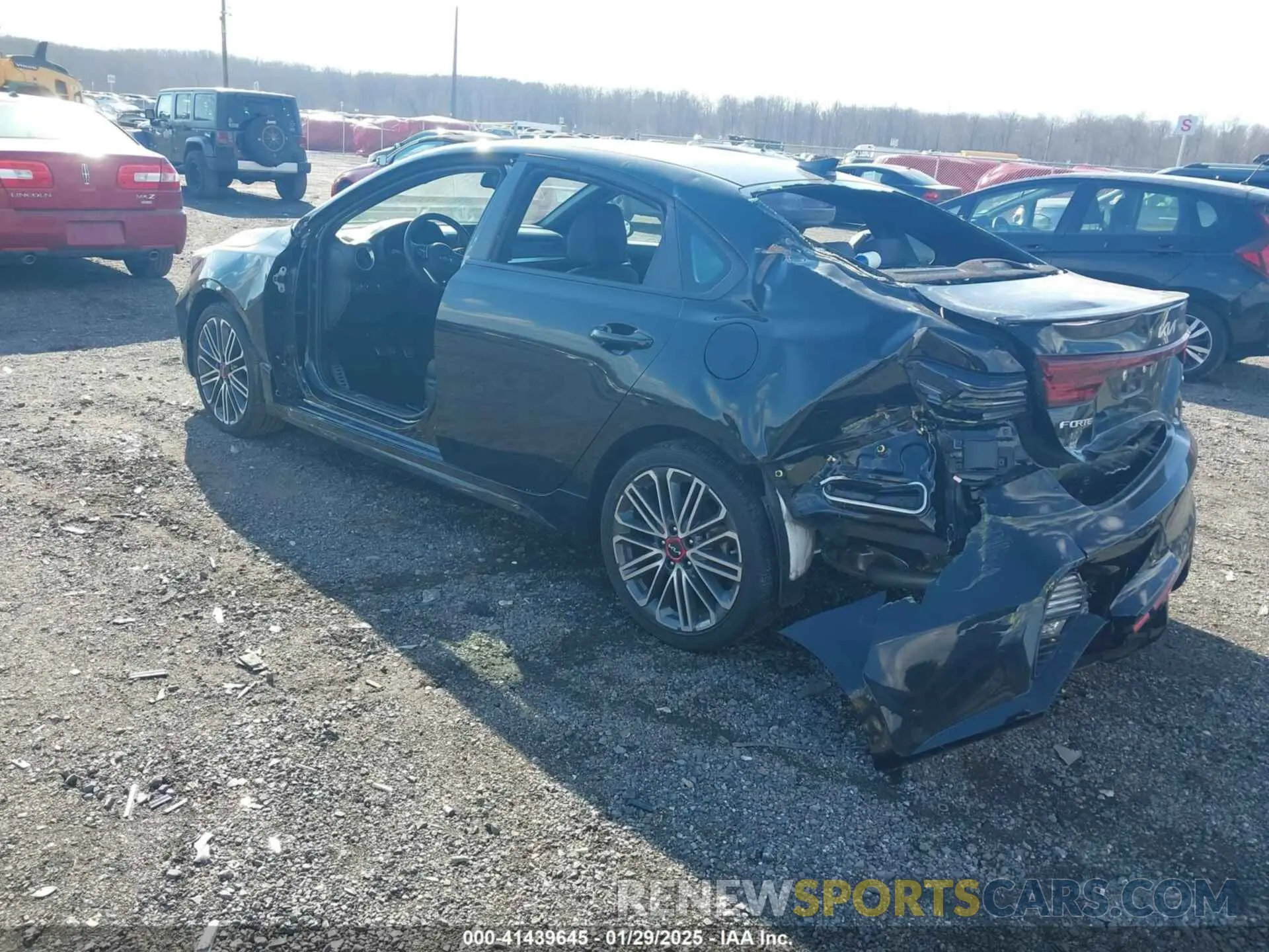 3 Фотография поврежденного автомобиля 3KPF44AC7PE639718 KIA FORTE 2023