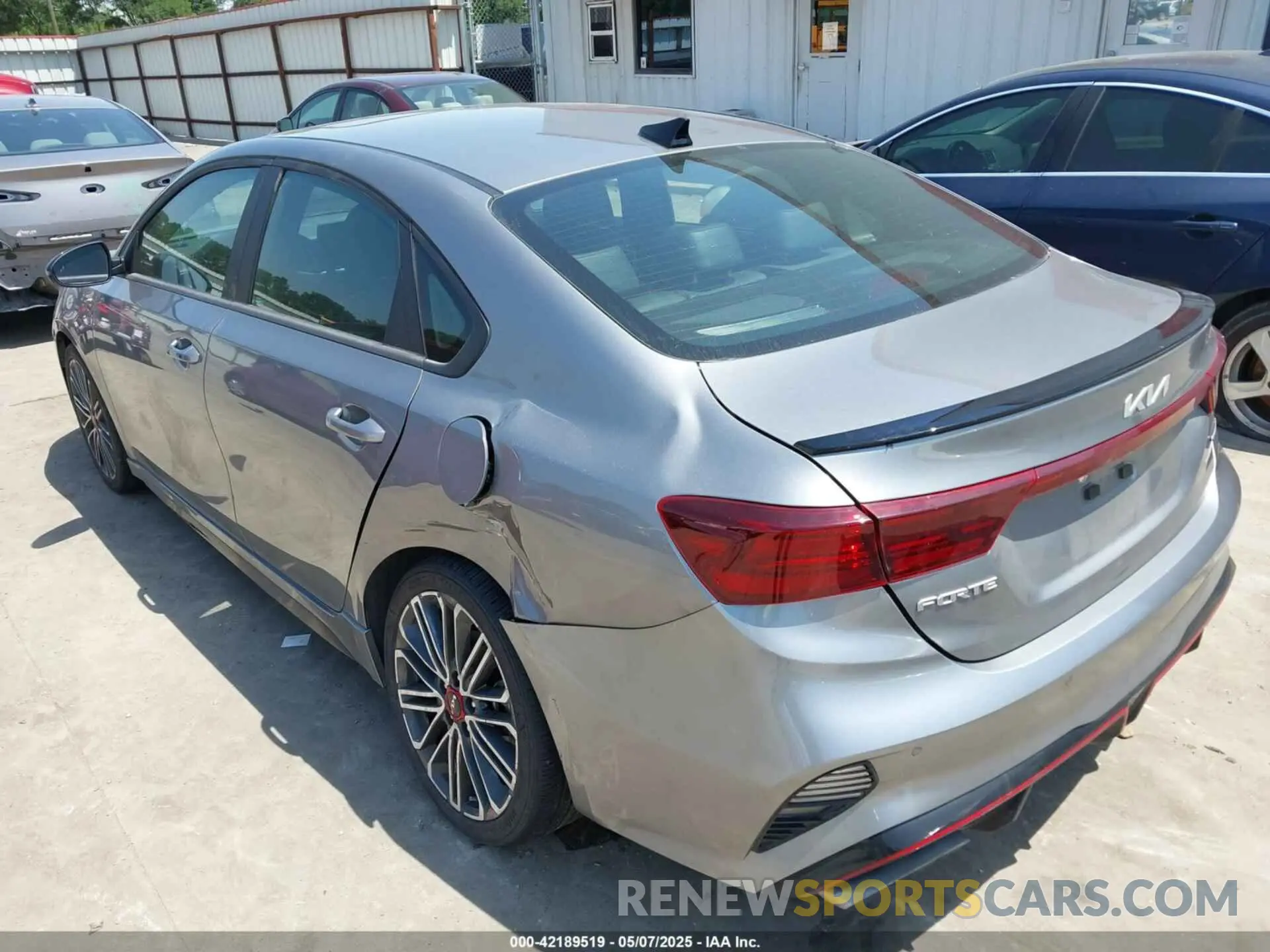3 Фотография поврежденного автомобиля 3KPF44AC7PE642103 KIA FORTE 2023