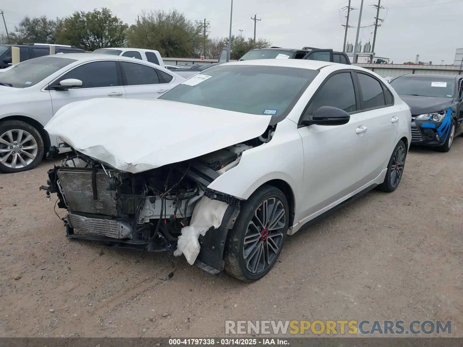 2 Фотография поврежденного автомобиля 3KPF44AC9PE530631 KIA FORTE 2023