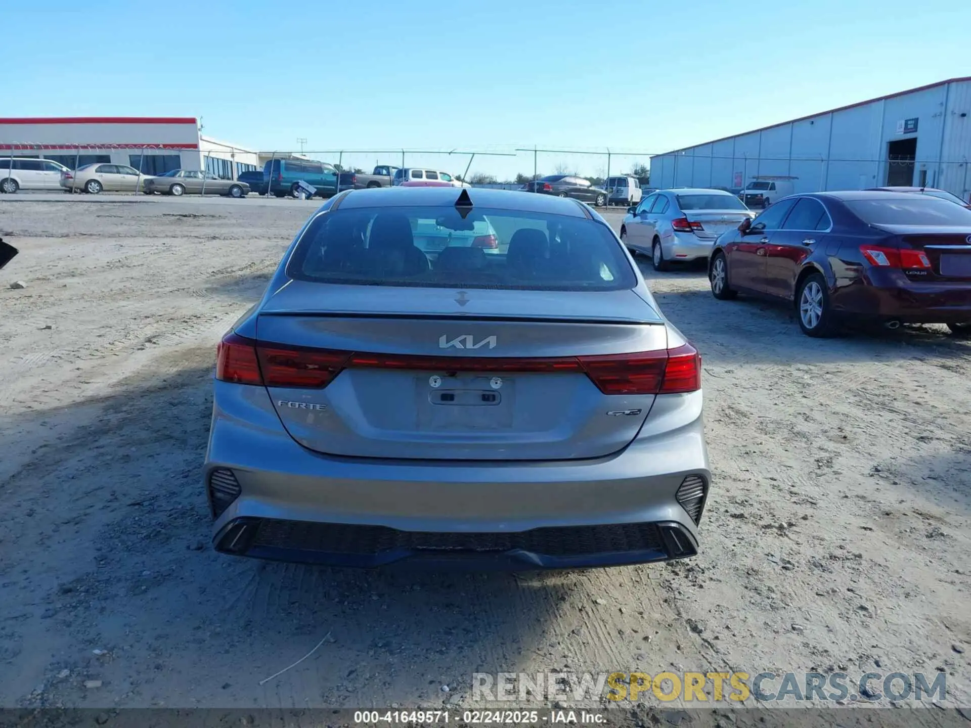 17 Фотография поврежденного автомобиля 3KPF54AD0PE556878 KIA FORTE 2023