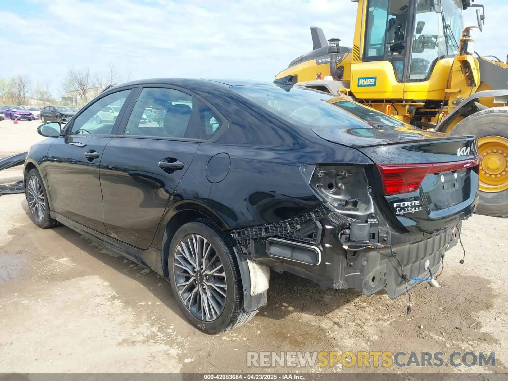 3 Фотография поврежденного автомобиля 3KPF54AD0PE601172 KIA FORTE 2023