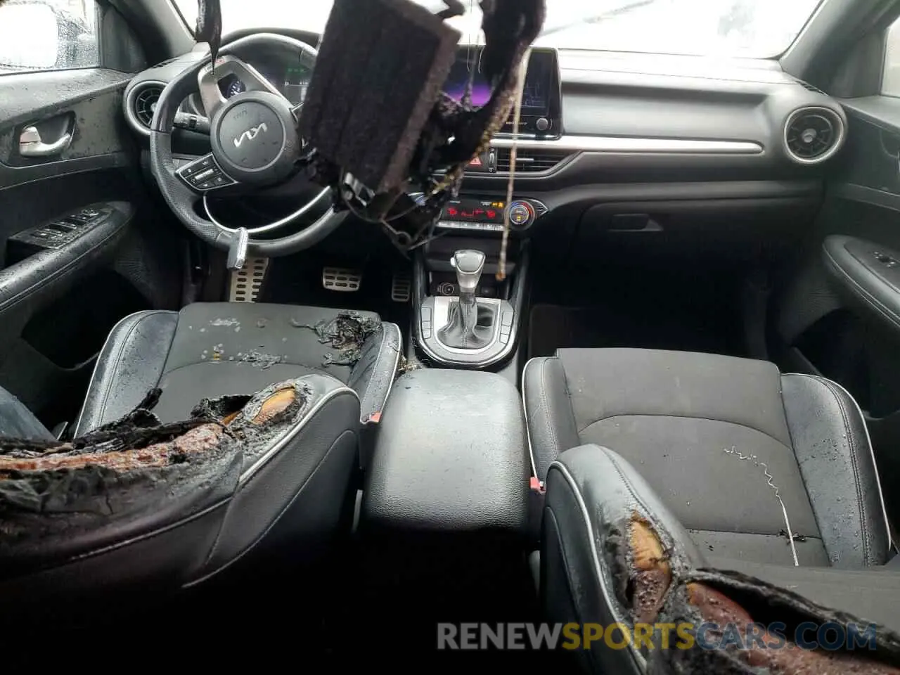 8 Фотография поврежденного автомобиля 3KPF54AD0PE602824 KIA FORTE 2023