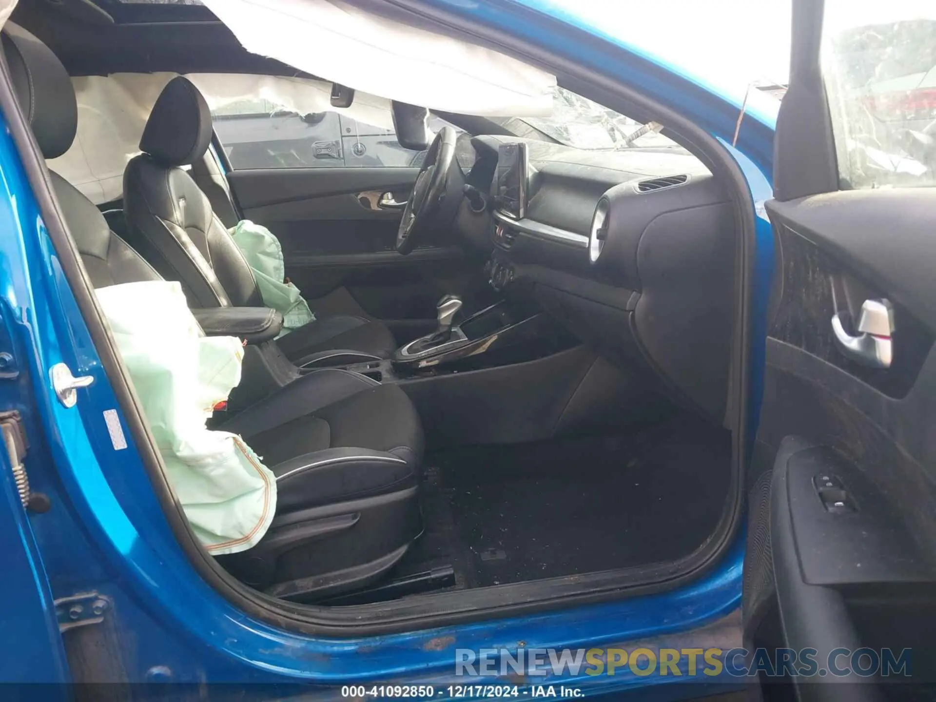 5 Photograph of a damaged car 3KPF54AD0PE624600 KIA FORTE 2023