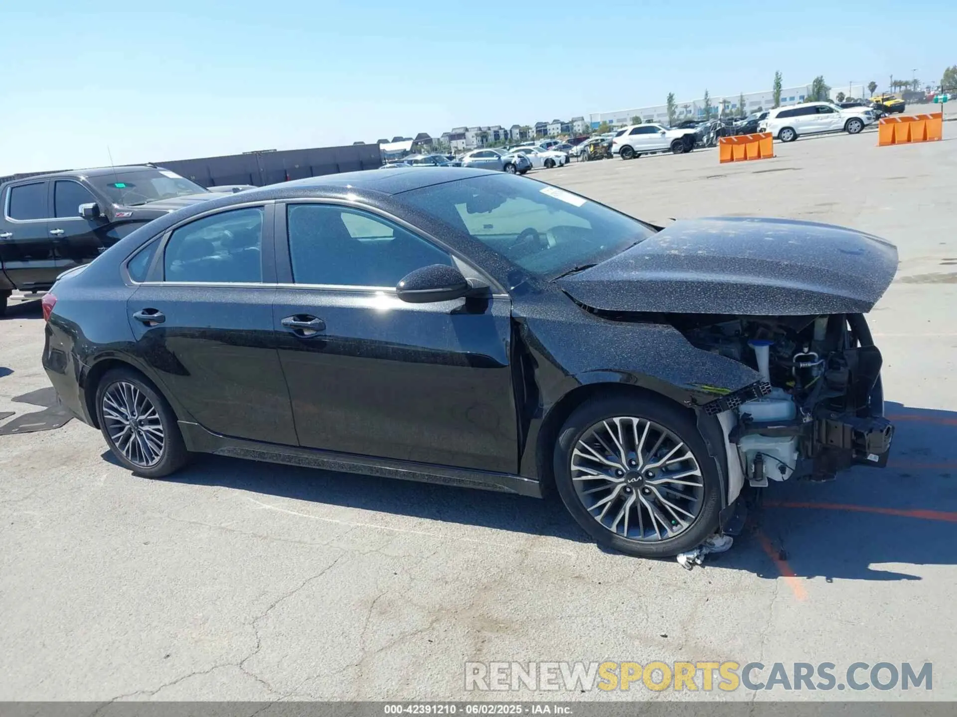 14 Photograph of a damaged car 3KPF54AD0PE688412 KIA FORTE 2023
