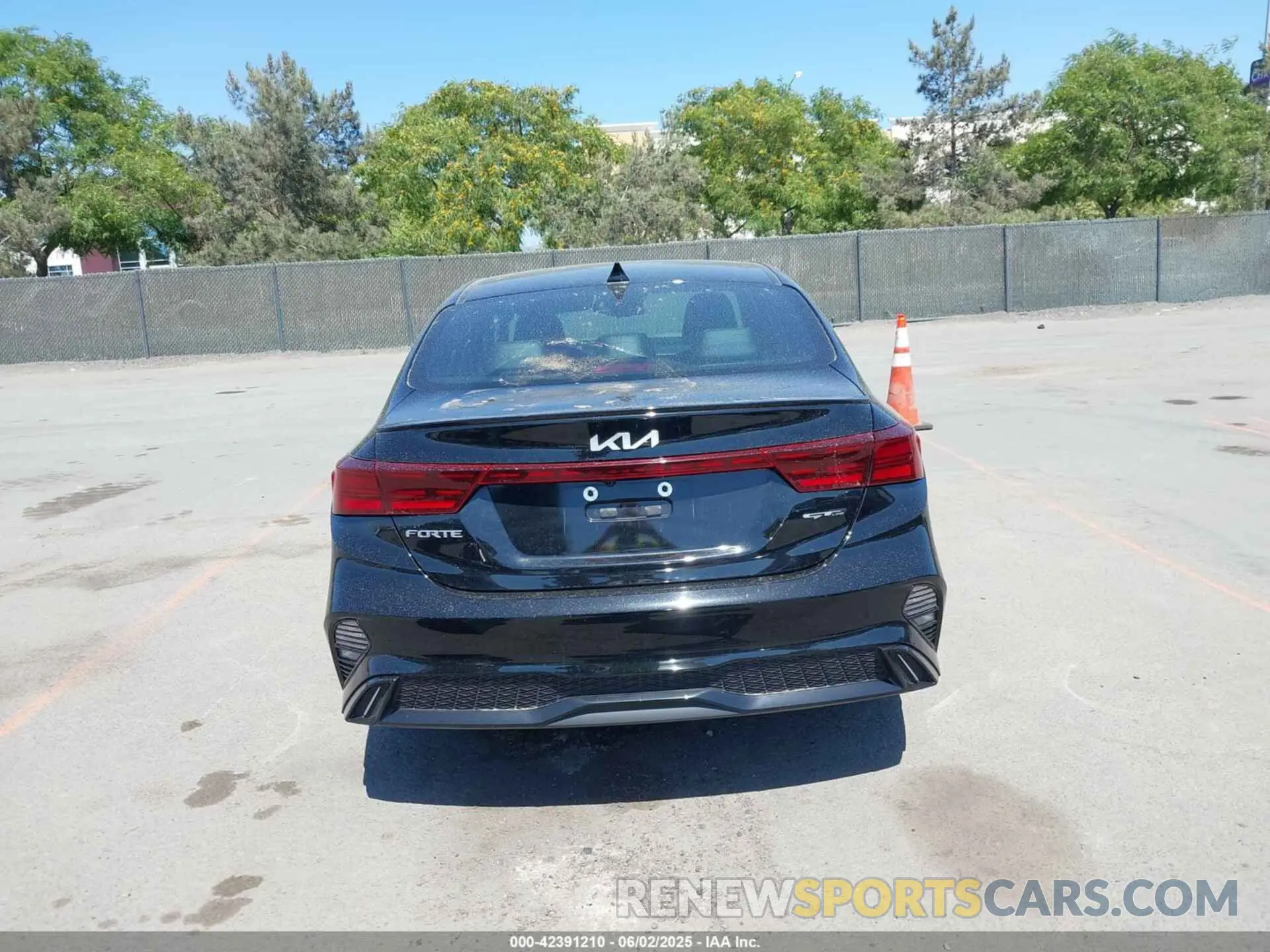 17 Photograph of a damaged car 3KPF54AD0PE688412 KIA FORTE 2023