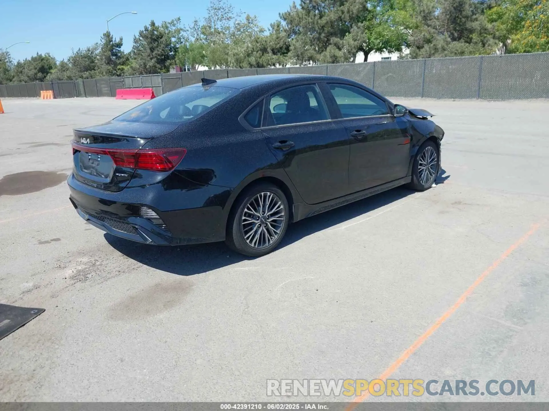 4 Photograph of a damaged car 3KPF54AD0PE688412 KIA FORTE 2023