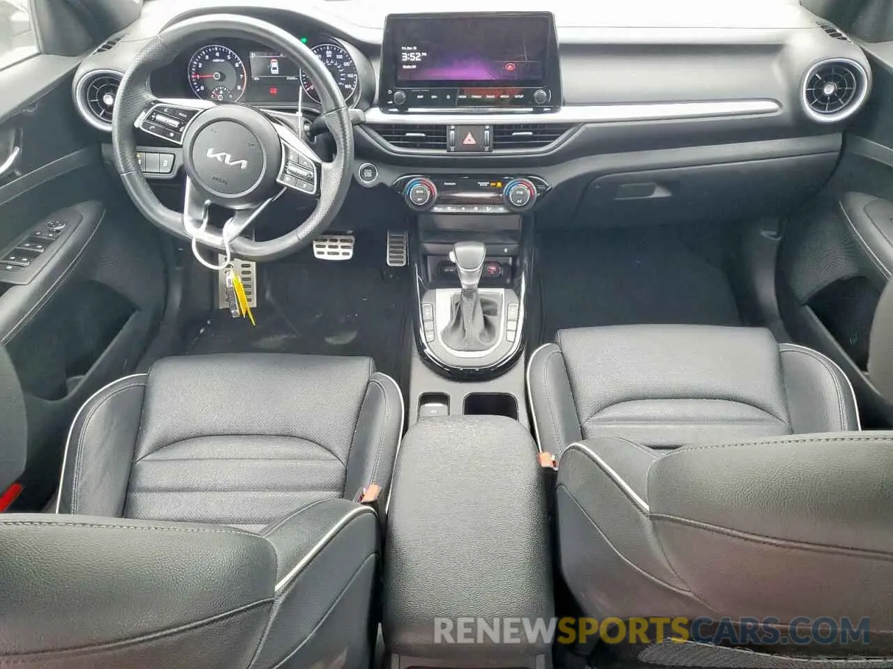 8 Фотография поврежденного автомобиля 3KPF54AD1PE633919 KIA FORTE 2023