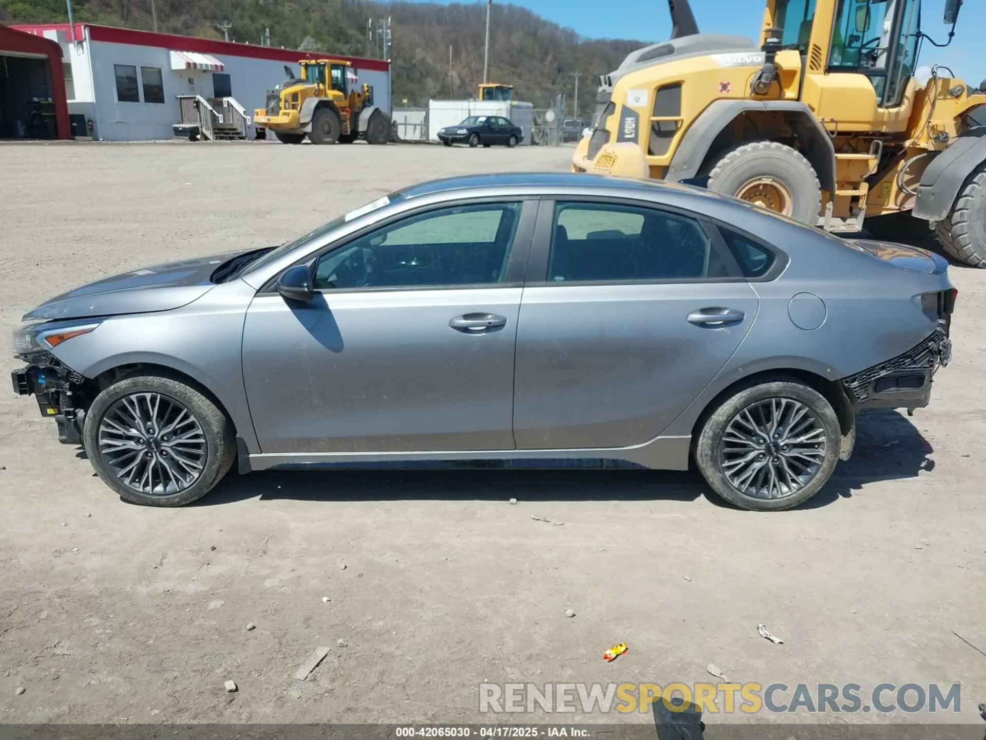 15 Фотография поврежденного автомобиля 3KPF54AD1PE647058 KIA FORTE 2023