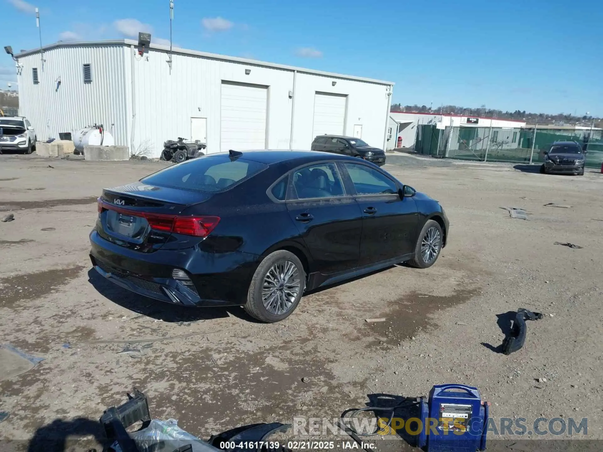 4 Фотография поврежденного автомобиля 3KPF54AD2PE533568 KIA FORTE 2023