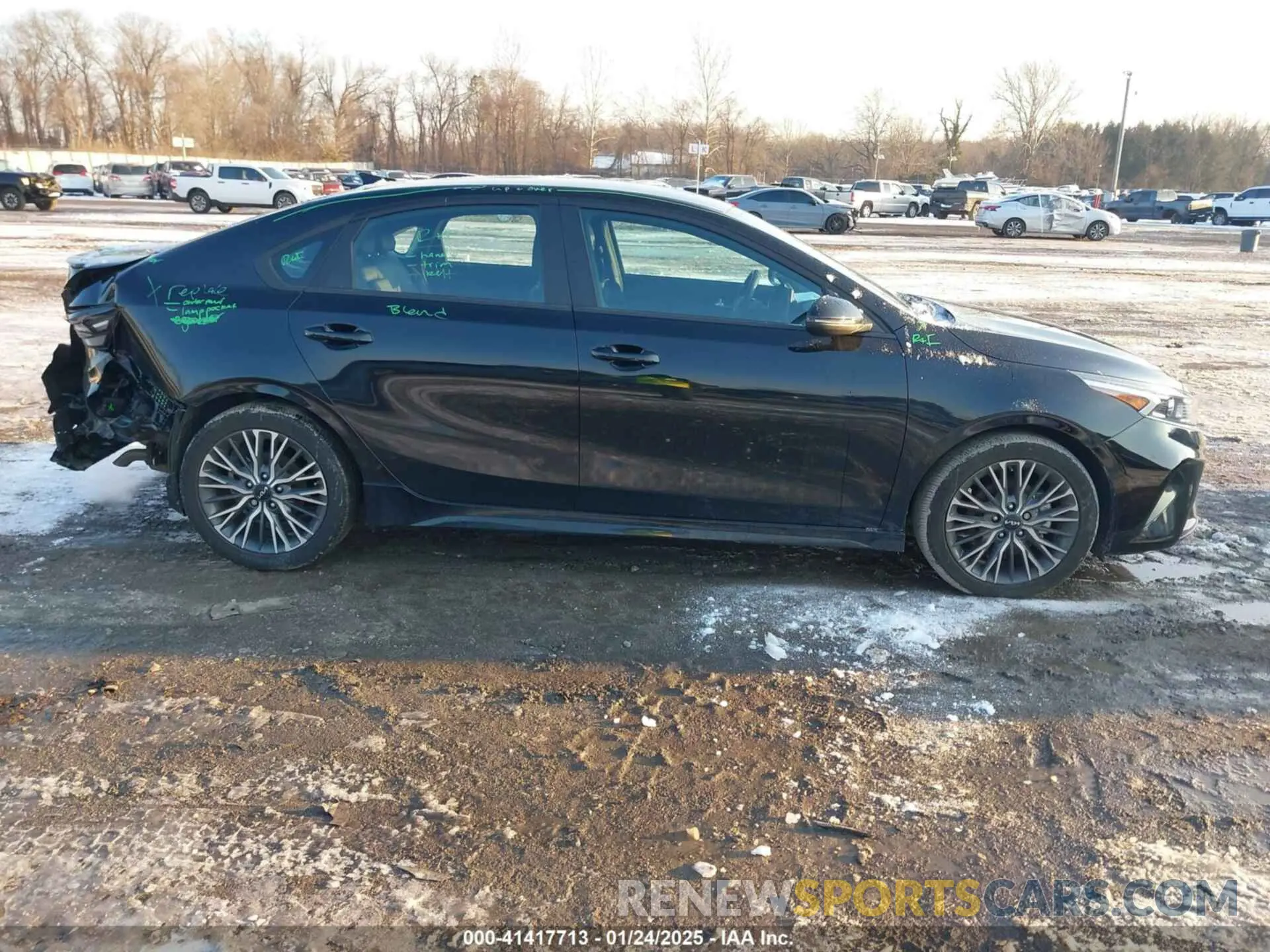 13 Photograph of a damaged car 3KPF54AD2PE534865 KIA FORTE 2023