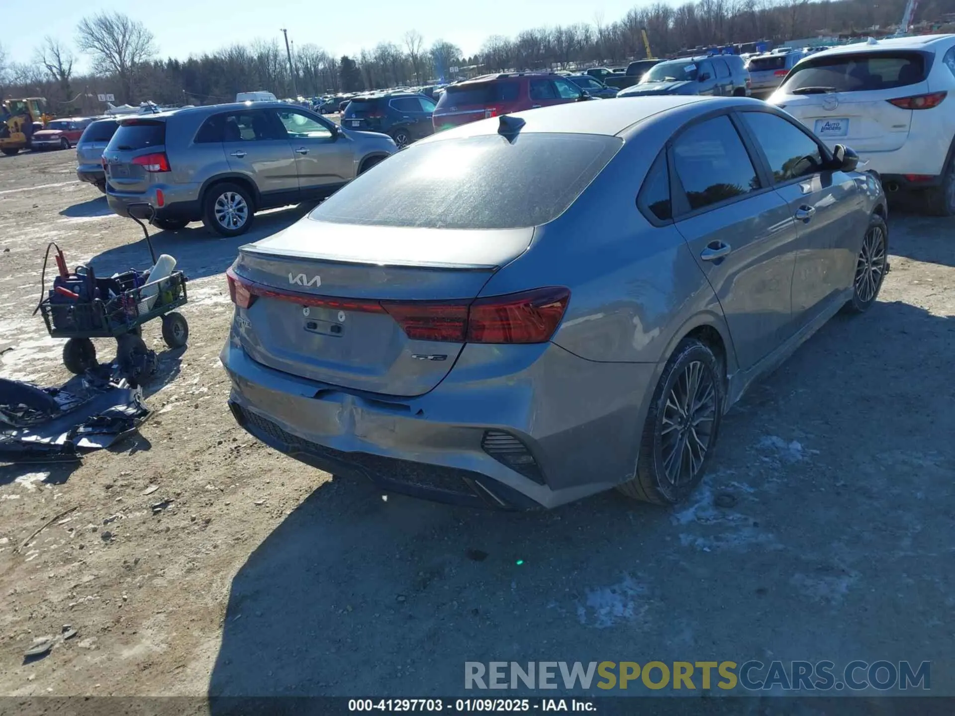 4 Photograph of a damaged car 3KPF54AD2PE562245 KIA FORTE 2023