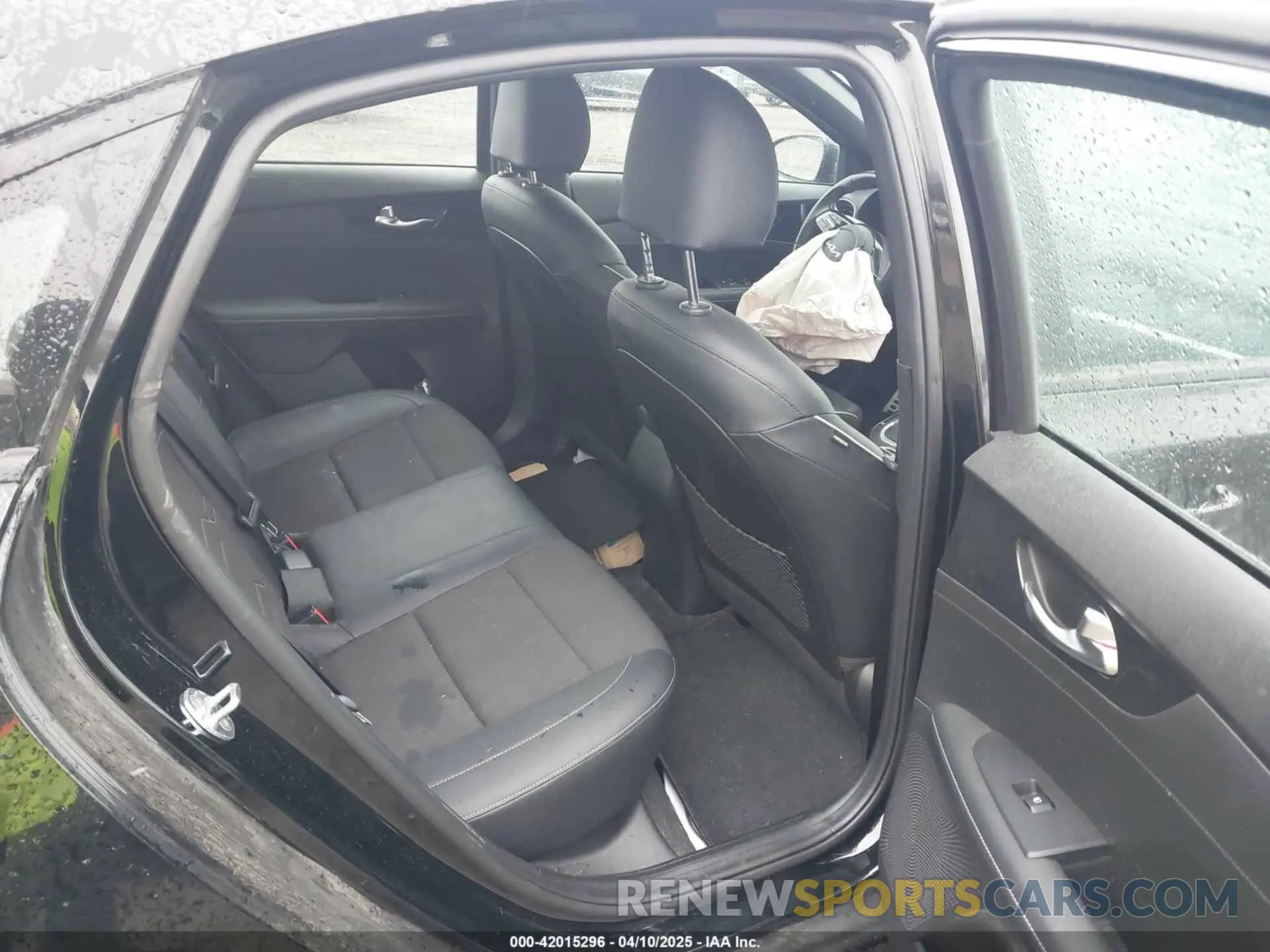 8 Фотография поврежденного автомобиля 3KPF54AD2PE563847 KIA FORTE 2023
