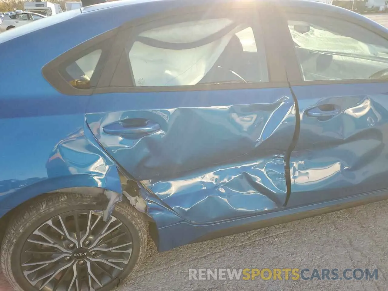 10 Photograph of a damaged car 3KPF54AD2PE616126 KIA FORTE 2023