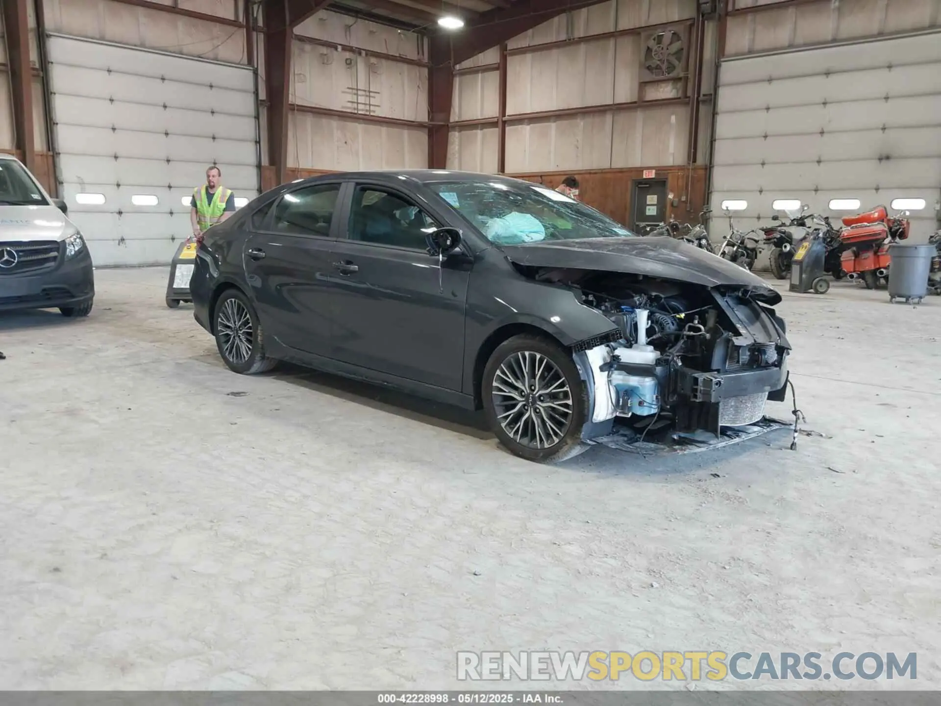 1 Photograph of a damaged car 3KPF54AD3PE581872 KIA FORTE 2023