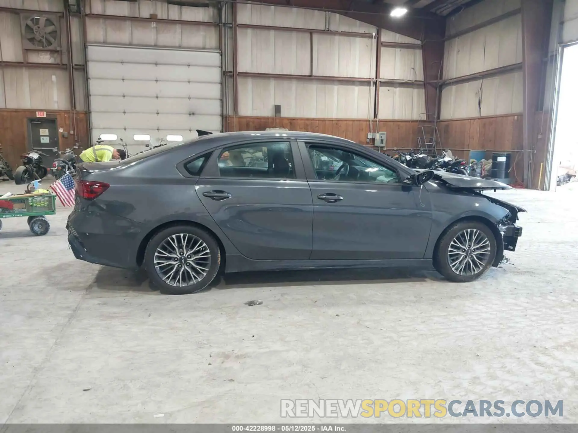 13 Photograph of a damaged car 3KPF54AD3PE581872 KIA FORTE 2023