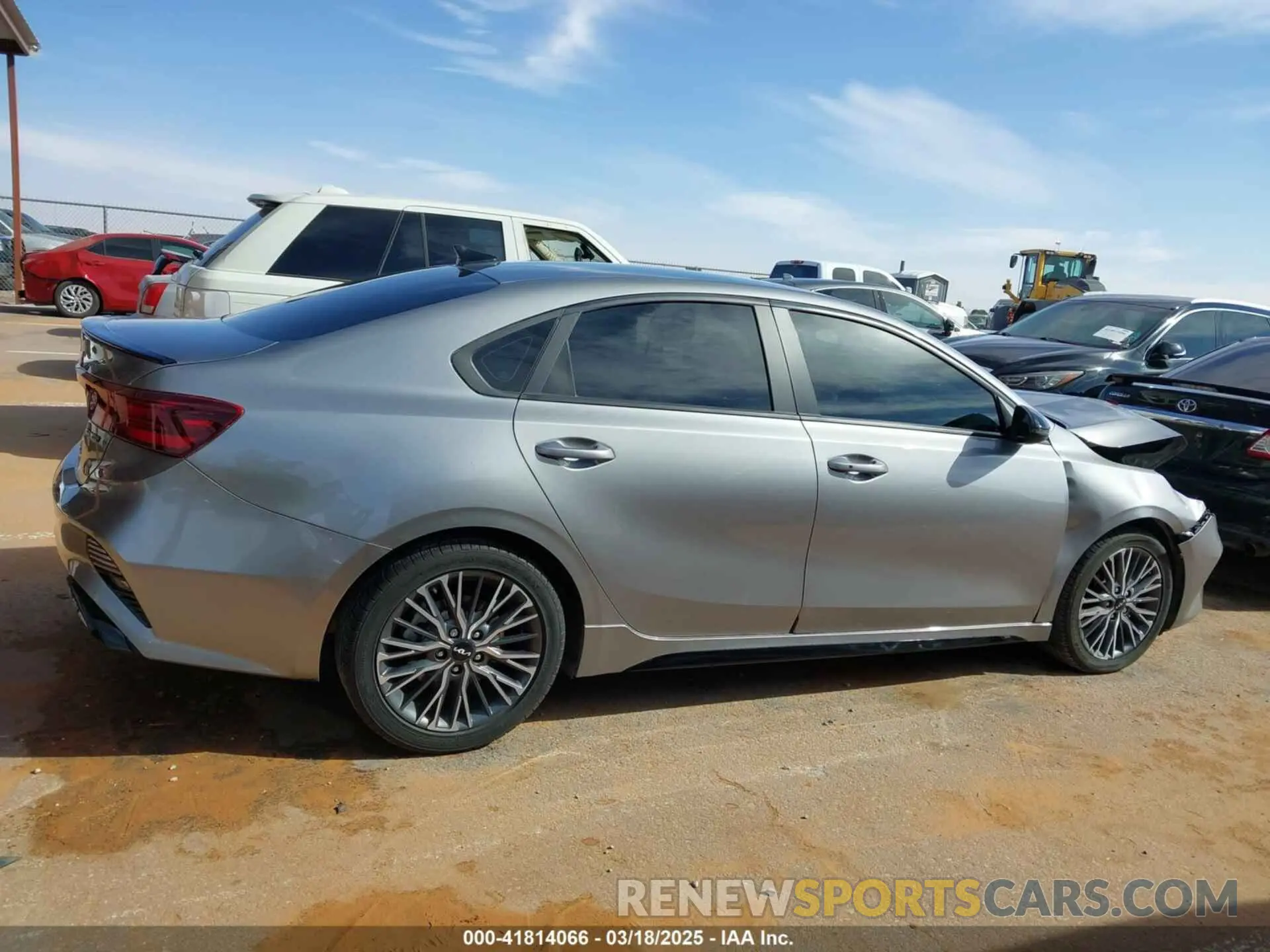 13 Фотография поврежденного автомобиля 3KPF54AD3PE586232 KIA FORTE 2023