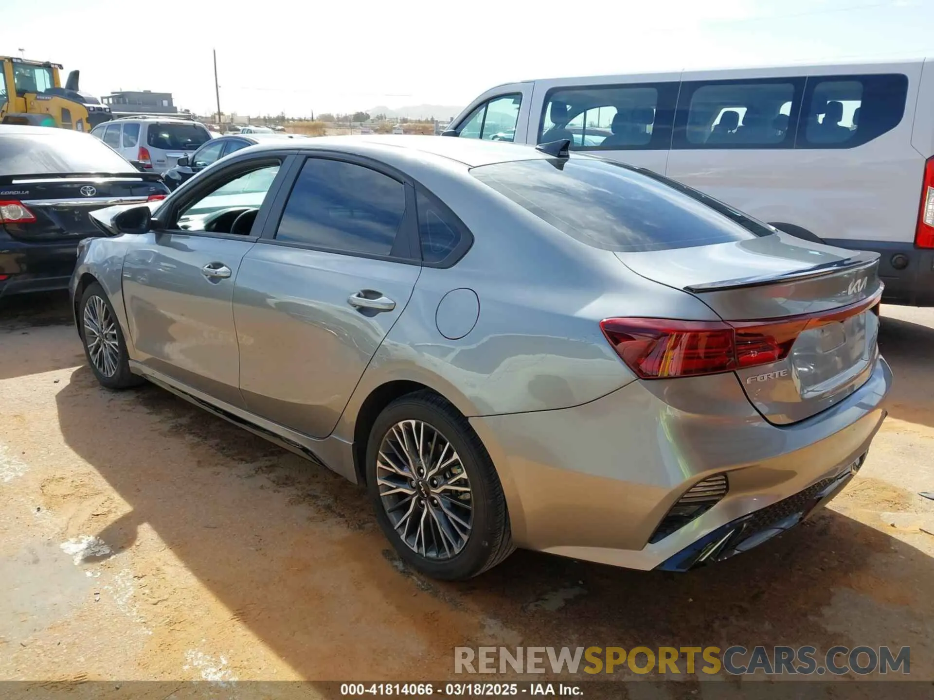 3 Фотография поврежденного автомобиля 3KPF54AD3PE586232 KIA FORTE 2023