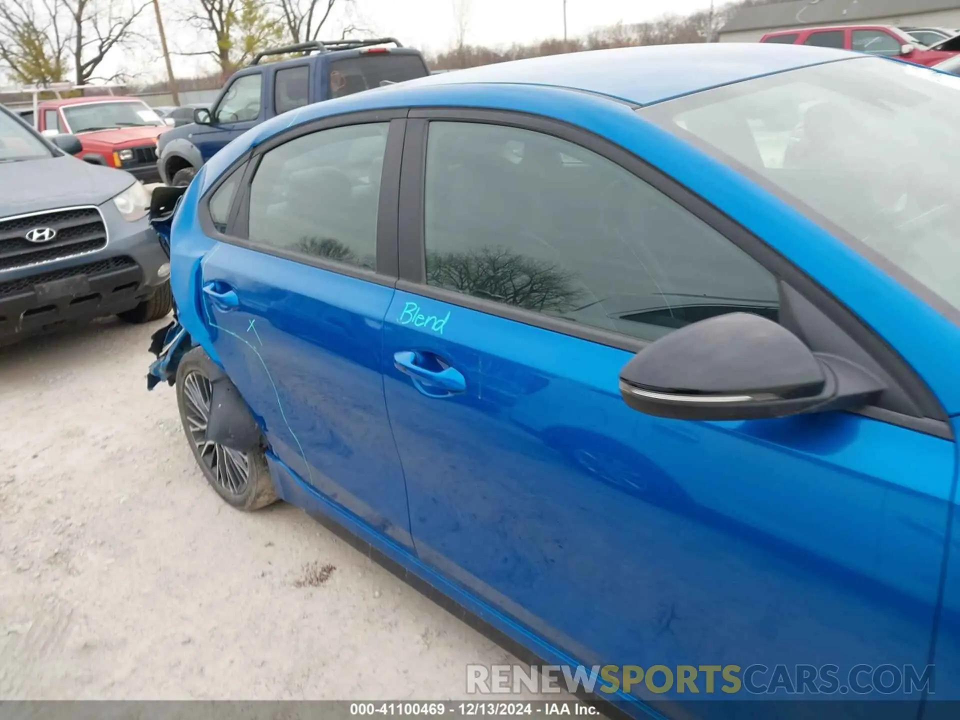 13 Photograph of a damaged car 3KPF54AD3PE606253 KIA FORTE 2023
