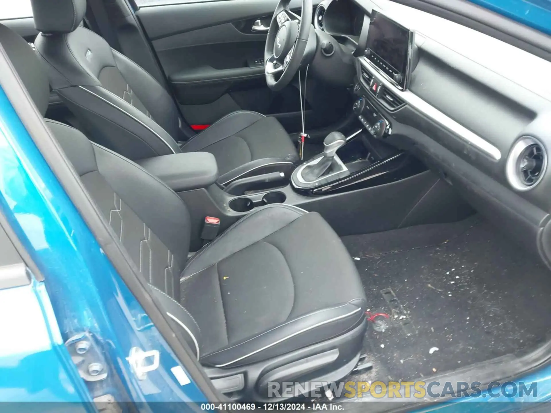 5 Photograph of a damaged car 3KPF54AD3PE606253 KIA FORTE 2023