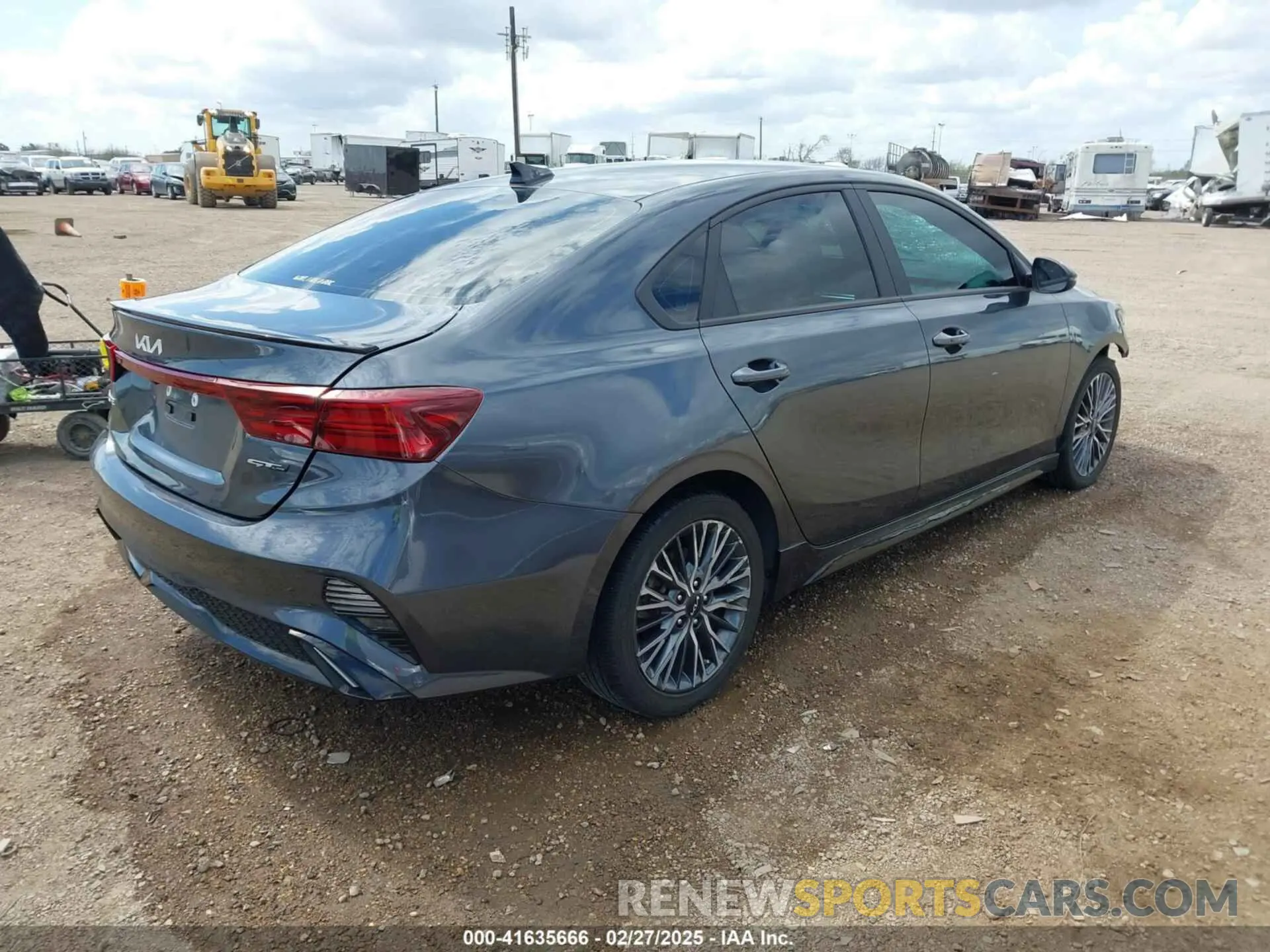 4 Фотография поврежденного автомобиля 3KPF54AD3PE634165 KIA FORTE 2023