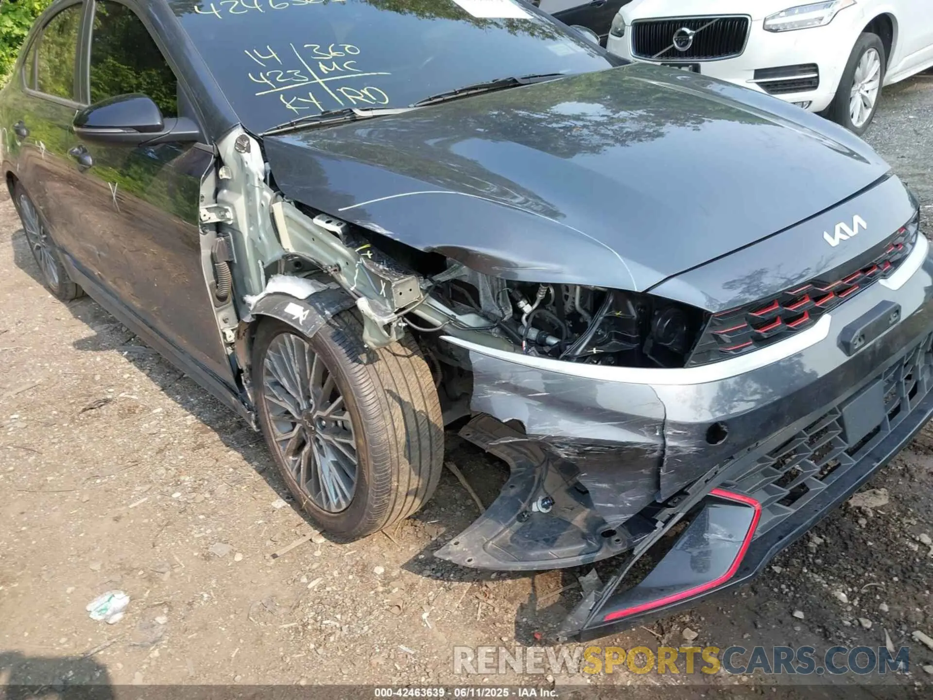 18 Photograph of a damaged car 3KPF54AD3PE685519 KIA FORTE 2023