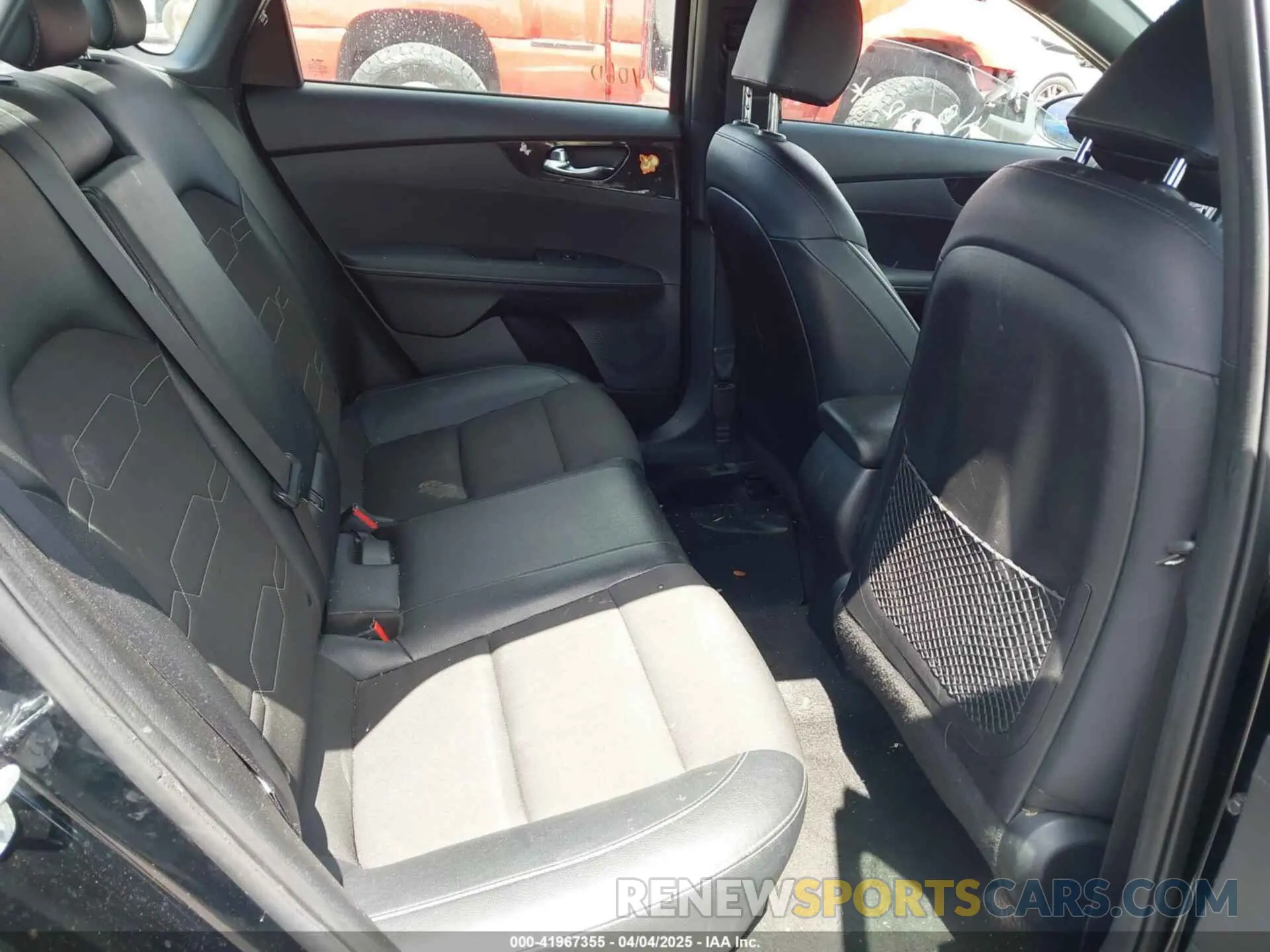 8 Фотография поврежденного автомобиля 3KPF54AD4PE653193 KIA FORTE 2023