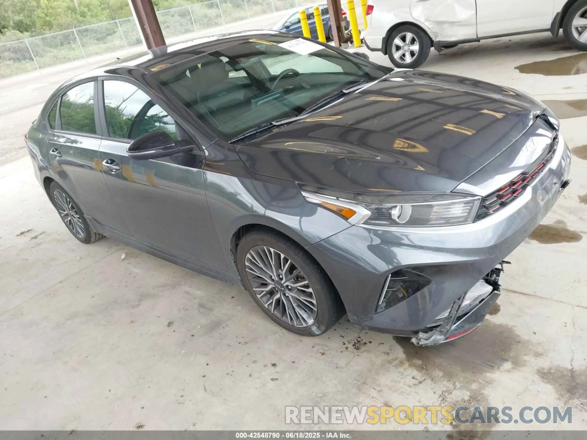 1 Photograph of a damaged car 3KPF54AD4PE664825 KIA FORTE 2023
