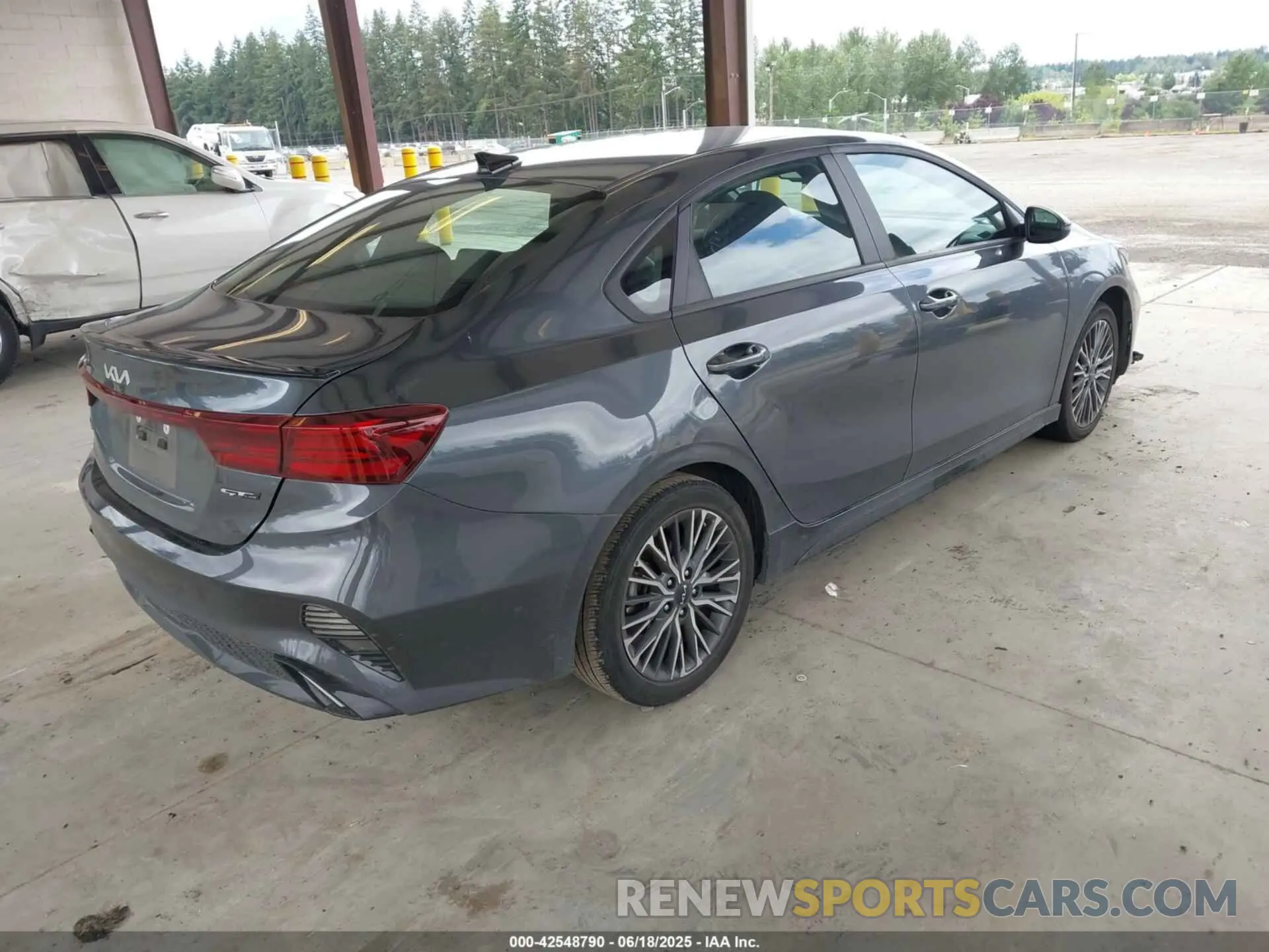 4 Photograph of a damaged car 3KPF54AD4PE664825 KIA FORTE 2023