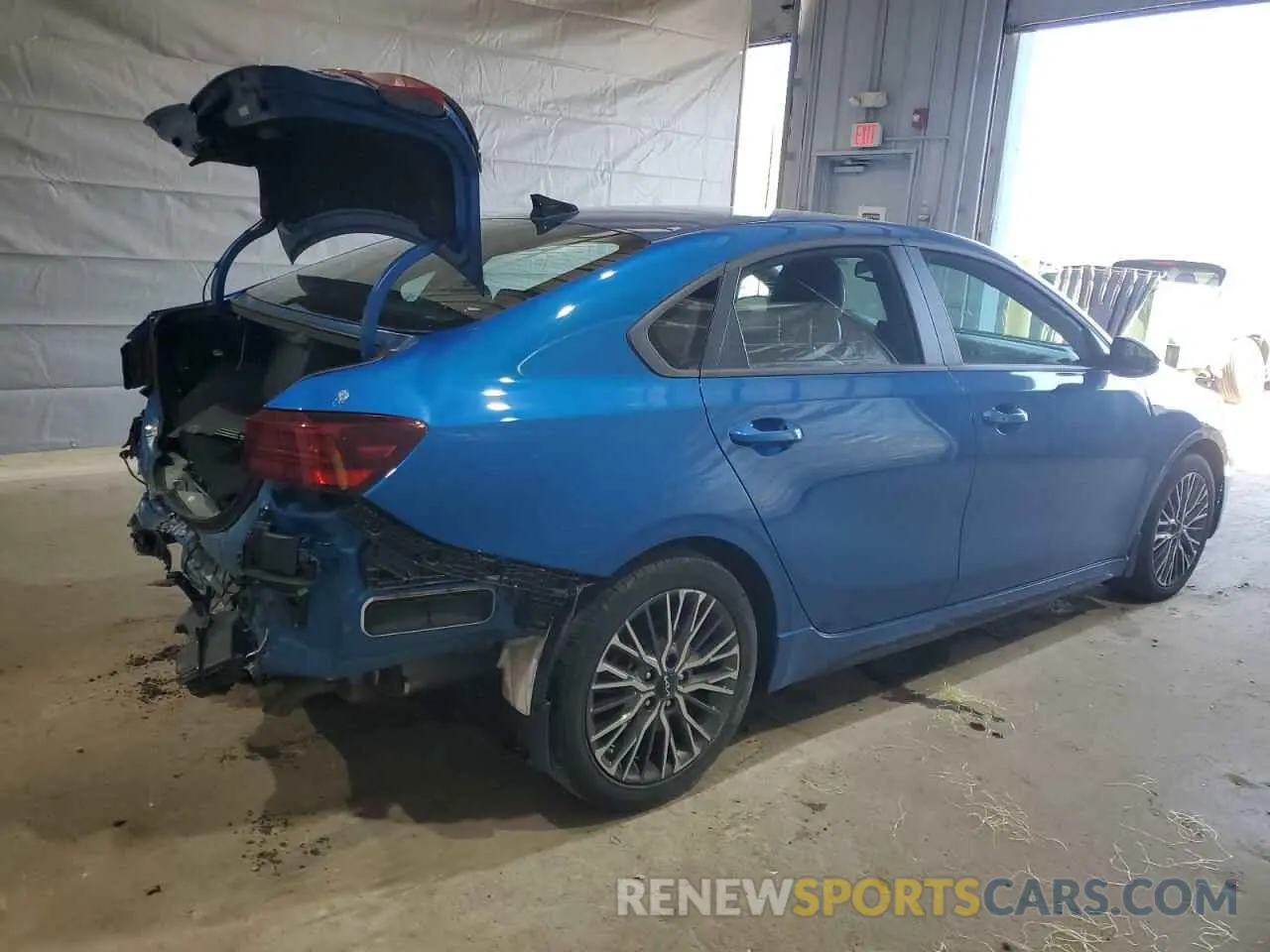 3 Фотография поврежденного автомобиля 3KPF54AD5PE514240 KIA FORTE 2023