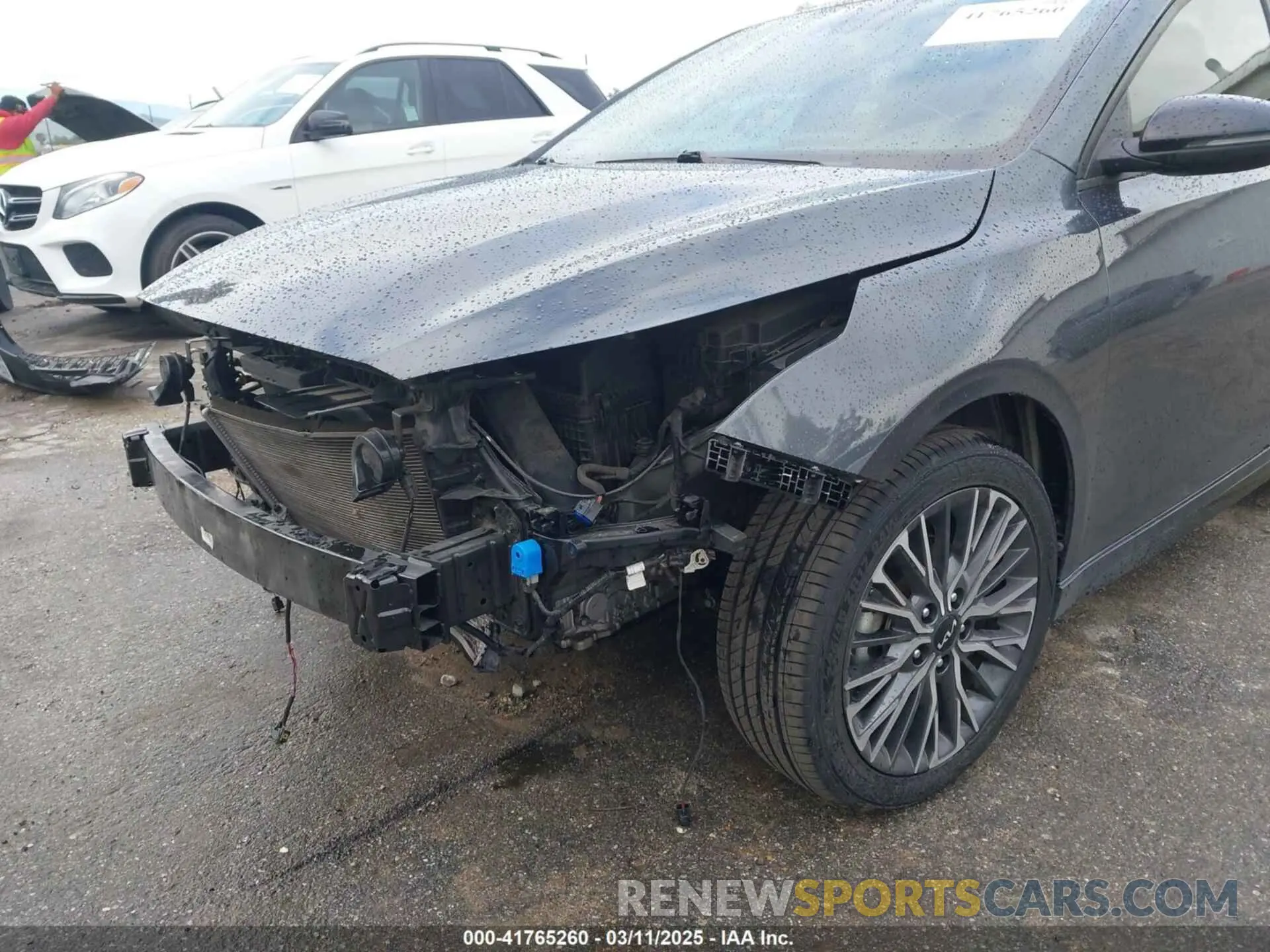 18 Photograph of a damaged car 3KPF54AD5PE525299 KIA FORTE 2023