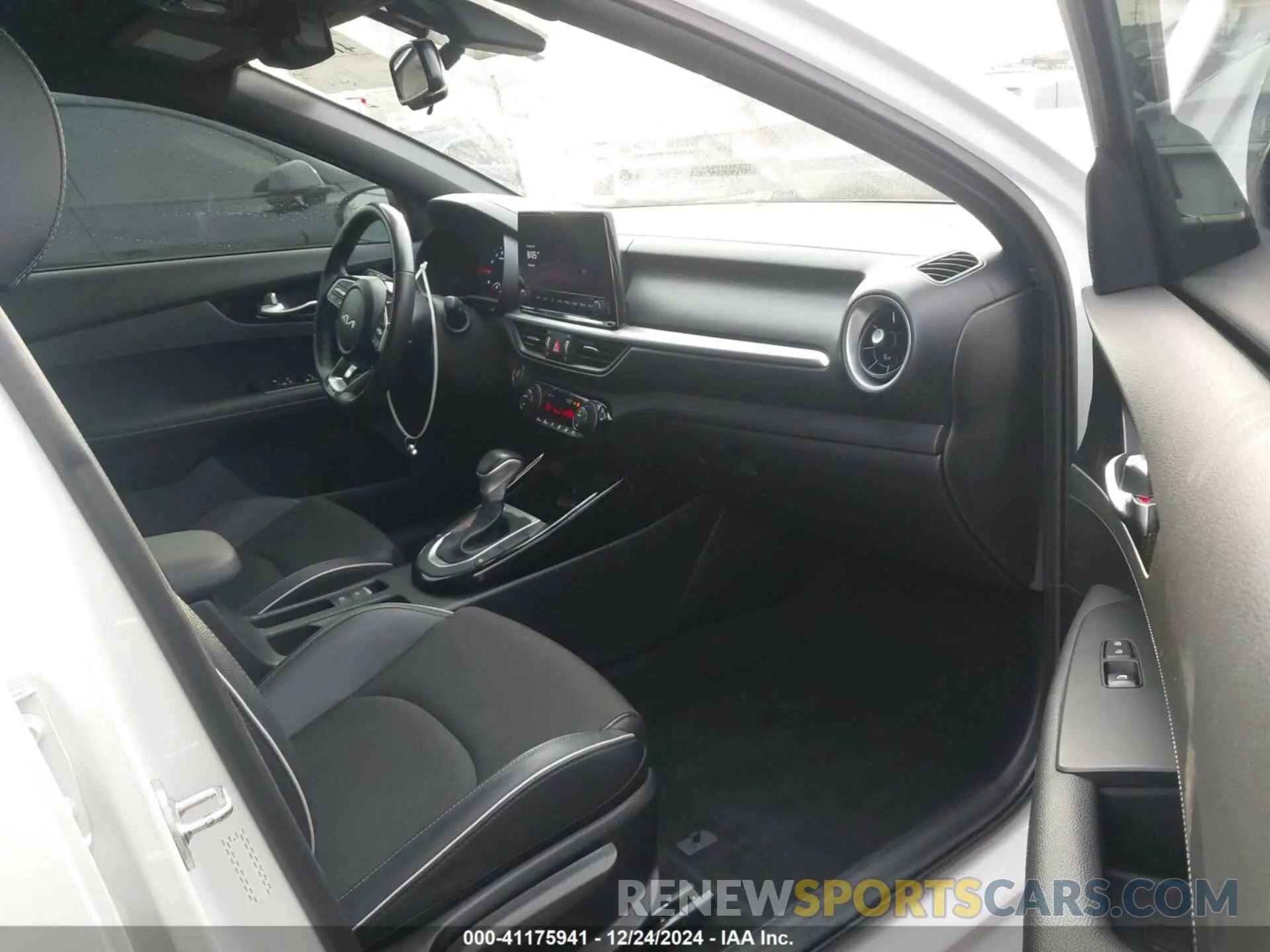 5 Фотография поврежденного автомобиля 3KPF54AD5PE589052 KIA FORTE 2023