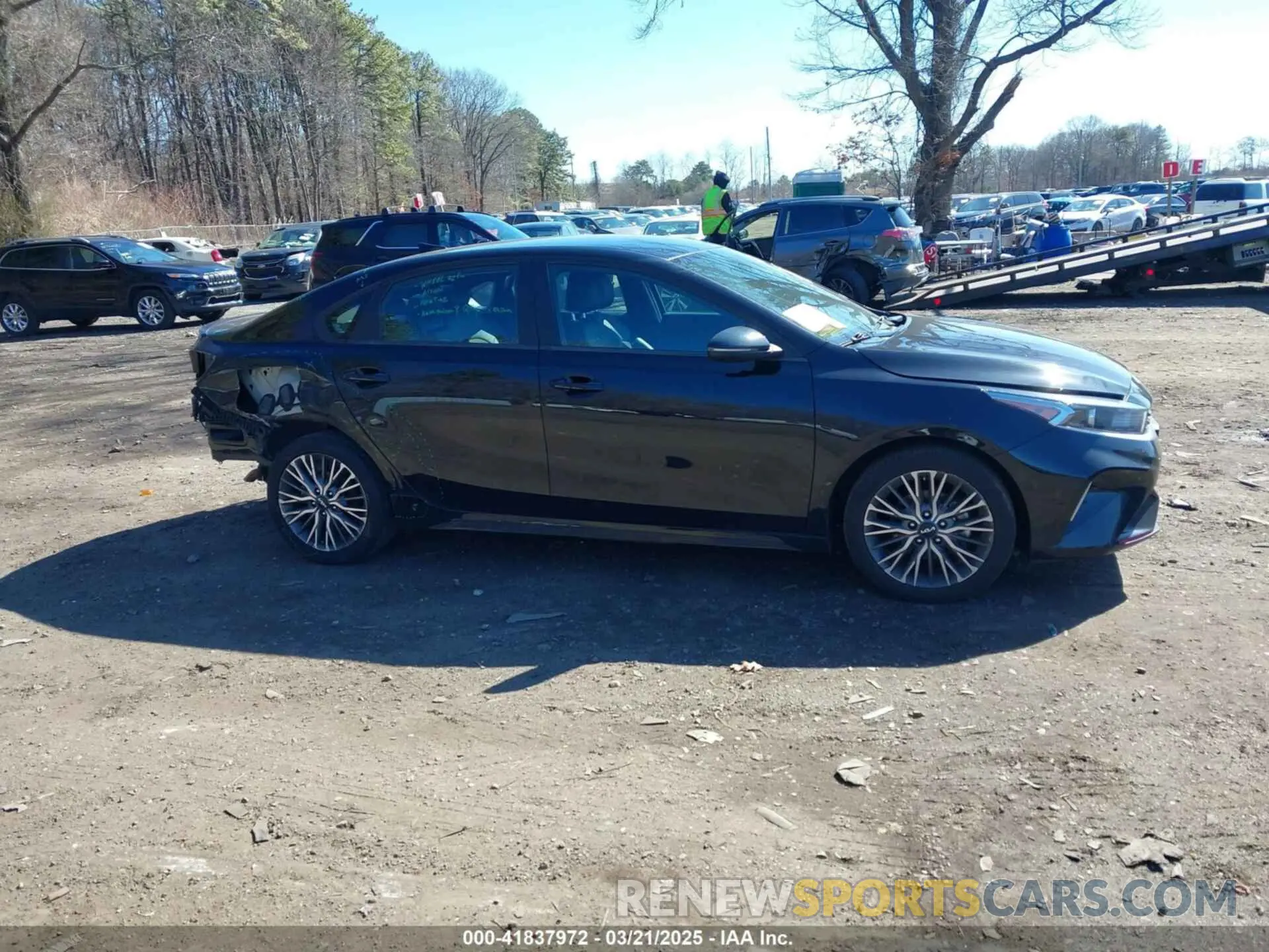 13 Photograph of a damaged car 3KPF54AD6PE536635 KIA FORTE 2023