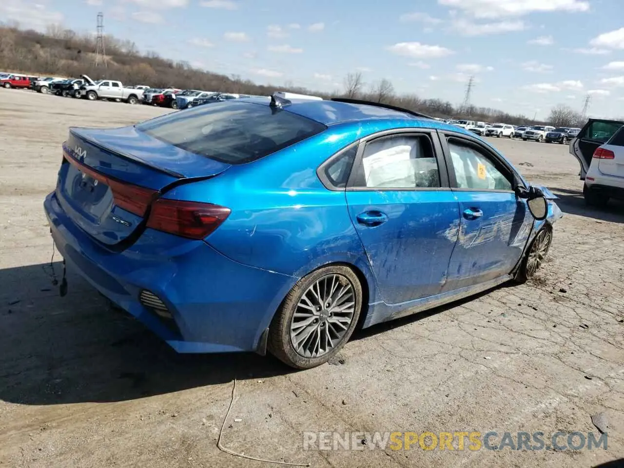 3 Фотография поврежденного автомобиля 3KPF54AD6PE552981 KIA FORTE 2023