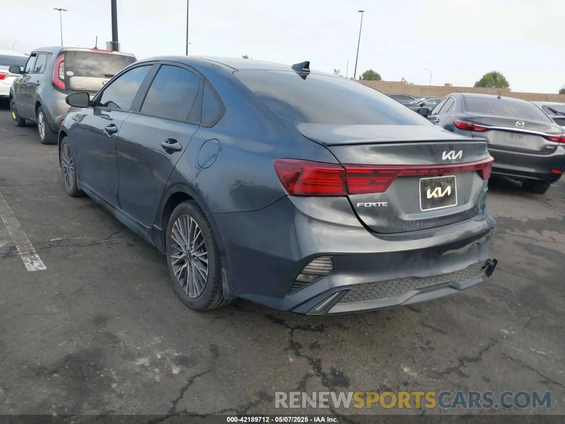 14 Photograph of a damaged car 3KPF54AD6PE560532 KIA FORTE 2023