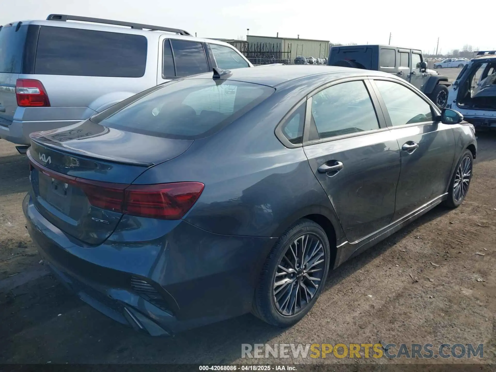 4 Фотография поврежденного автомобиля 3KPF54AD6PE577461 KIA FORTE 2023