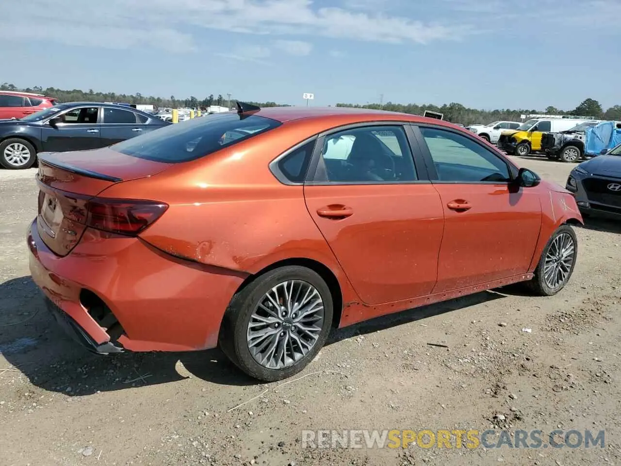 3 Фотография поврежденного автомобиля 3KPF54AD6PE670111 KIA FORTE 2023