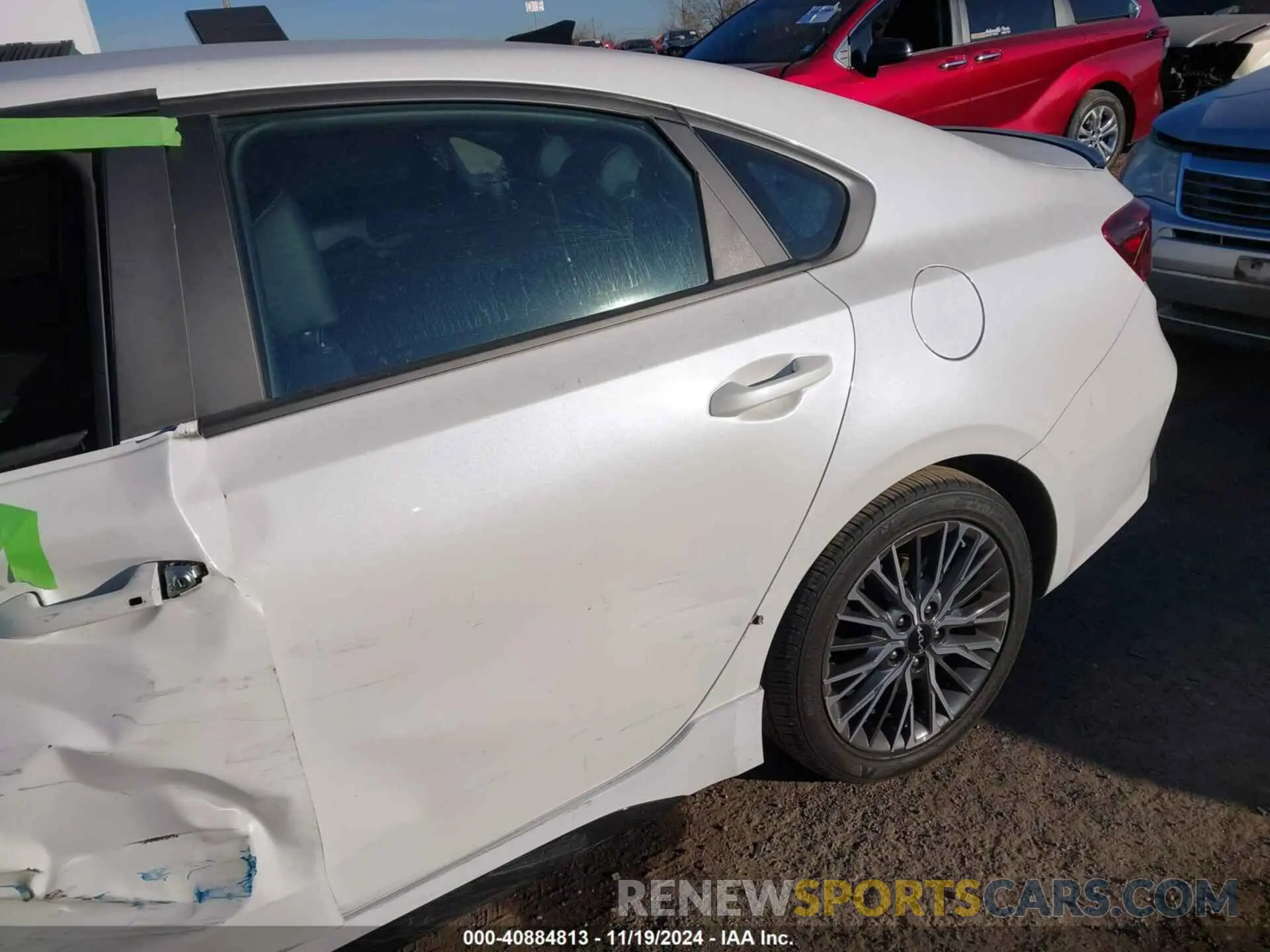 17 Photograph of a damaged car 3KPF54AD6PE673431 KIA FORTE 2023