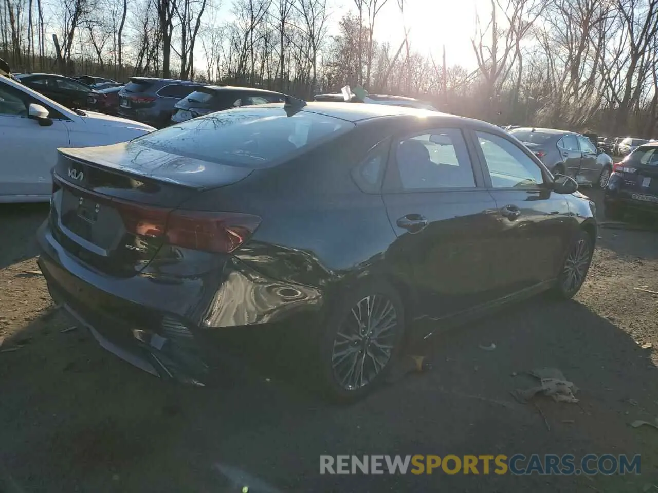 3 Фотография поврежденного автомобиля 3KPF54AD7PE528883 KIA FORTE 2023