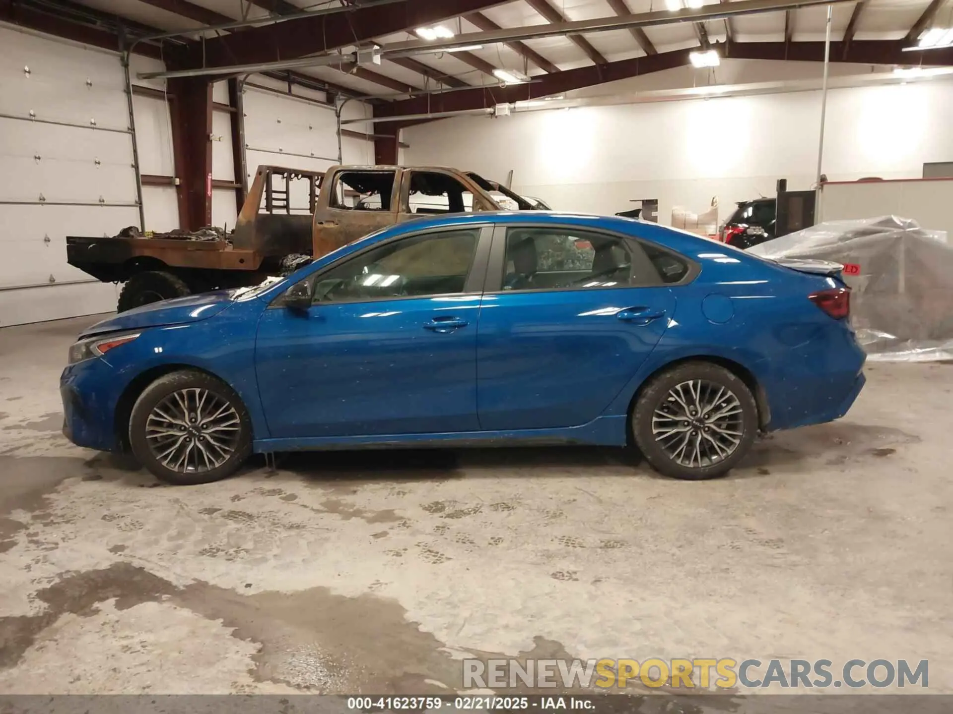 14 Photograph of a damaged car 3KPF54AD7PE538250 KIA FORTE 2023