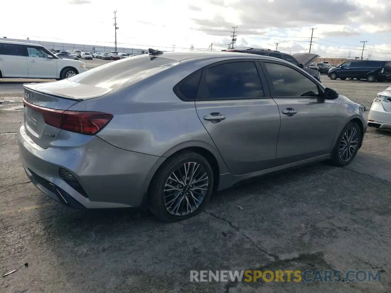 3 Фотография поврежденного автомобиля 3KPF54AD7PE582040 KIA FORTE 2023