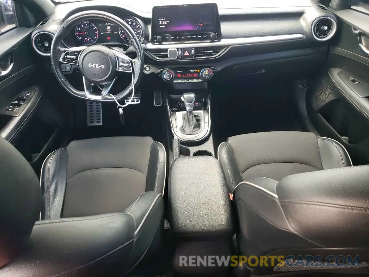 8 Фотография поврежденного автомобиля 3KPF54AD7PE582040 KIA FORTE 2023