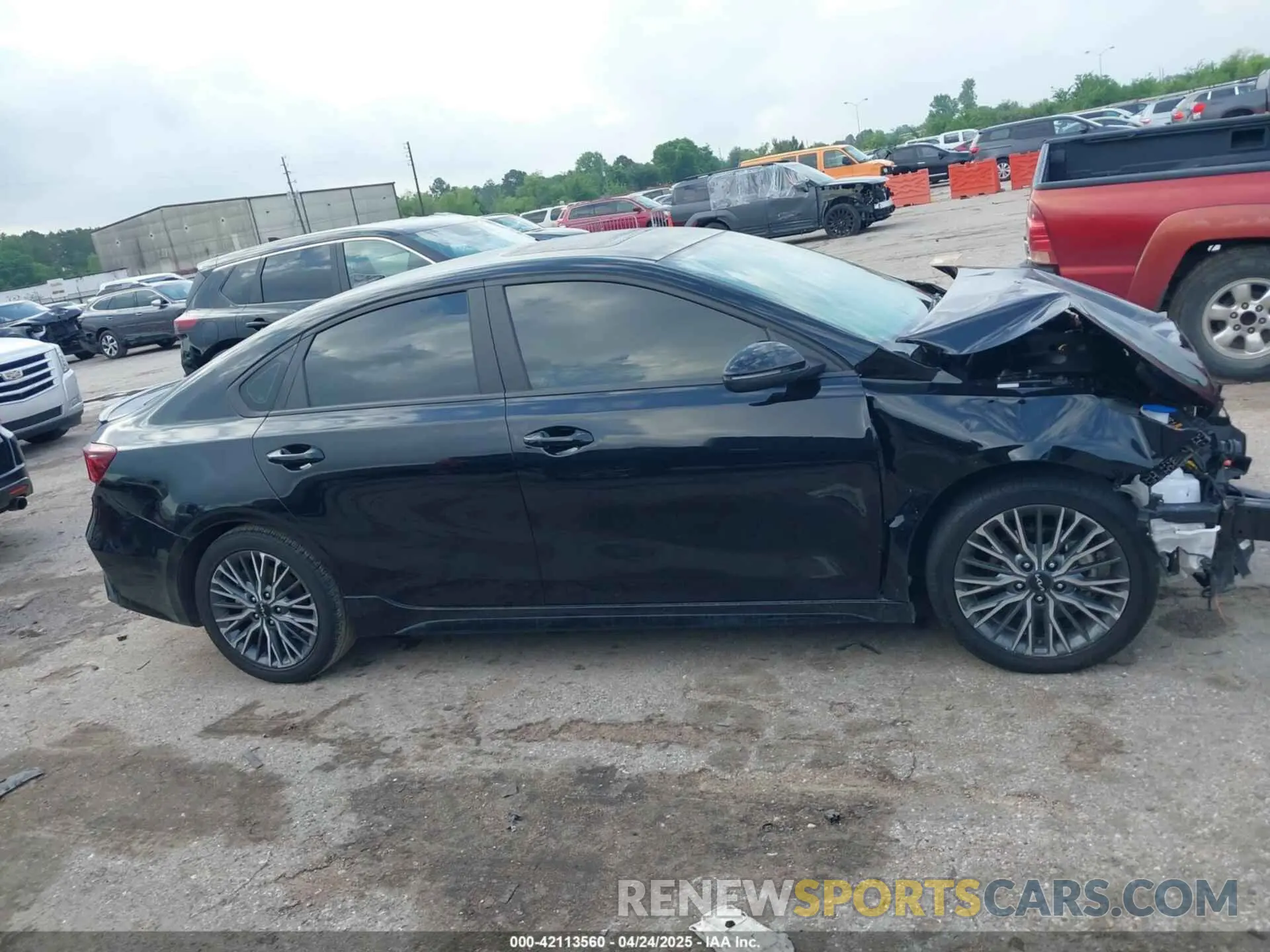 13 Photograph of a damaged car 3KPF54AD8PE542078 KIA FORTE 2023