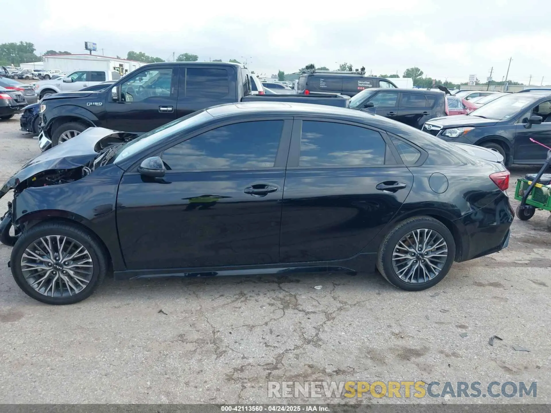 14 Photograph of a damaged car 3KPF54AD8PE542078 KIA FORTE 2023