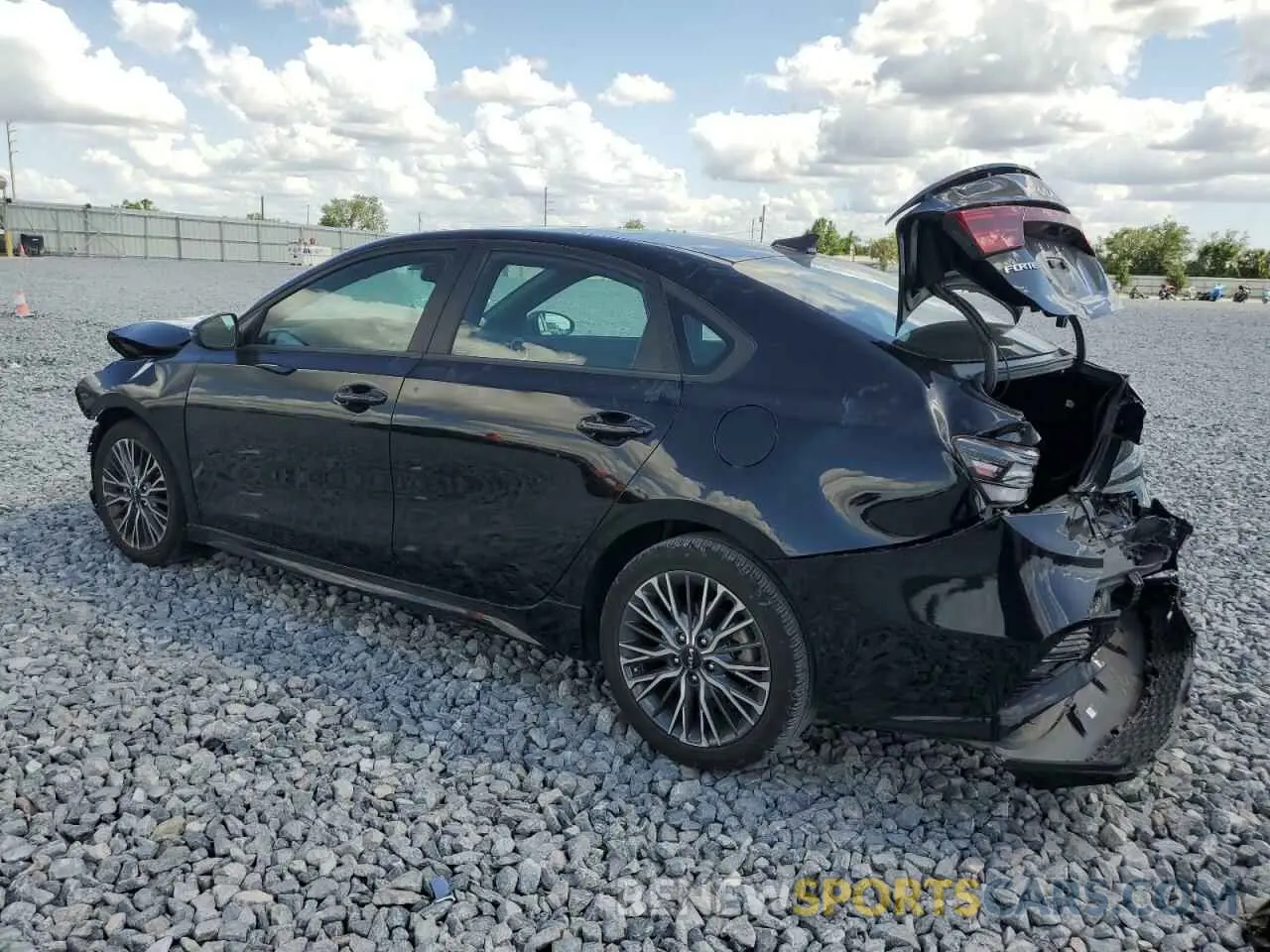2 Фотография поврежденного автомобиля 3KPF54AD9PE565160 KIA FORTE 2023
