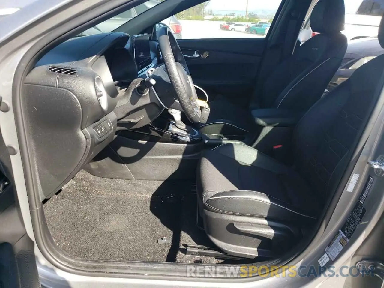7 Фотография поврежденного автомобиля 3KPF54AD9PE581892 KIA FORTE 2023