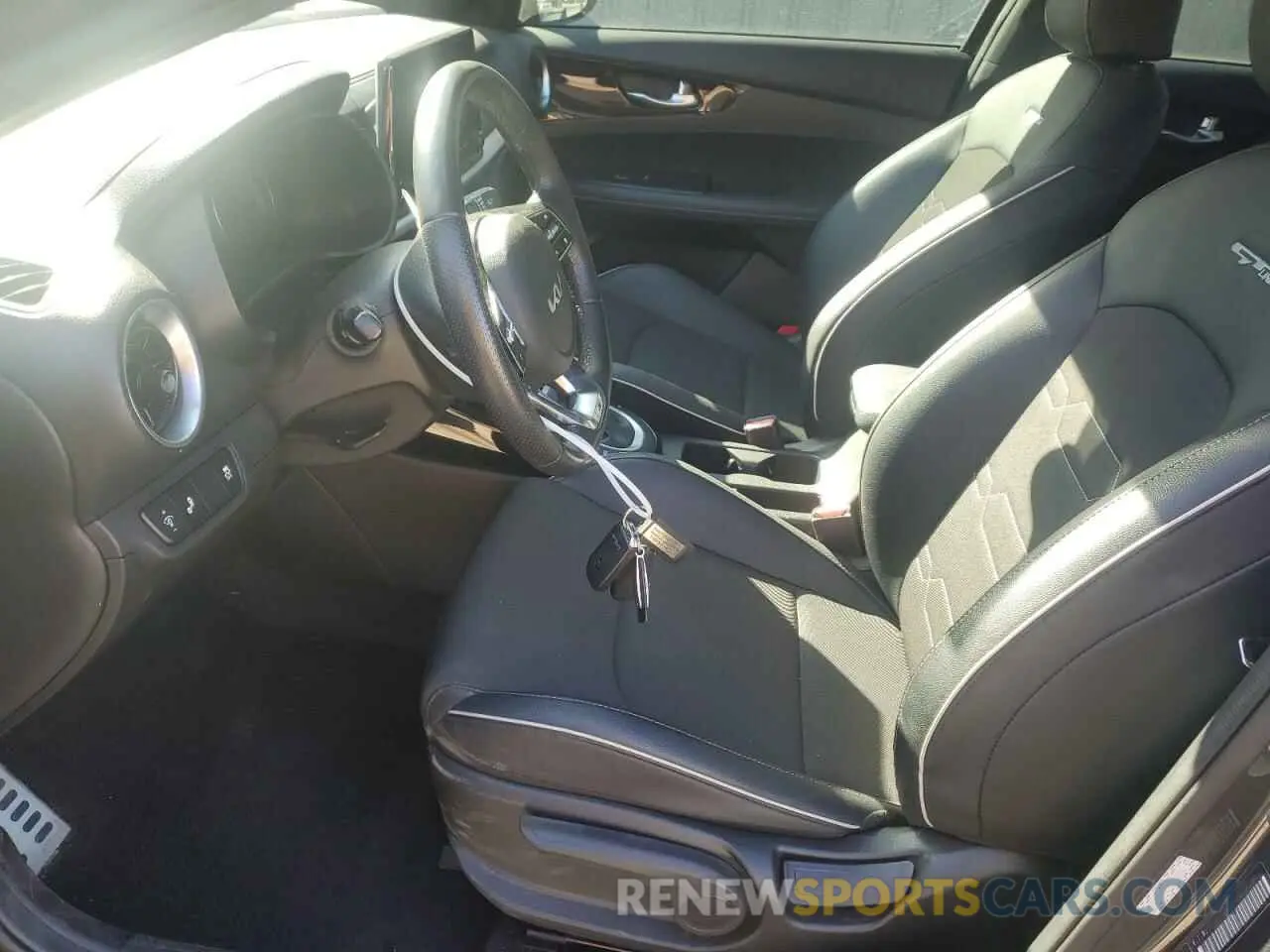 7 Фотография поврежденного автомобиля 3KPF54AD9PE629620 KIA FORTE 2023